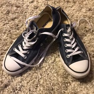 Navy blue Converse low top